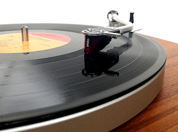  1214.apgearnews.Dum Audio turntable with ortofon cartridge.png